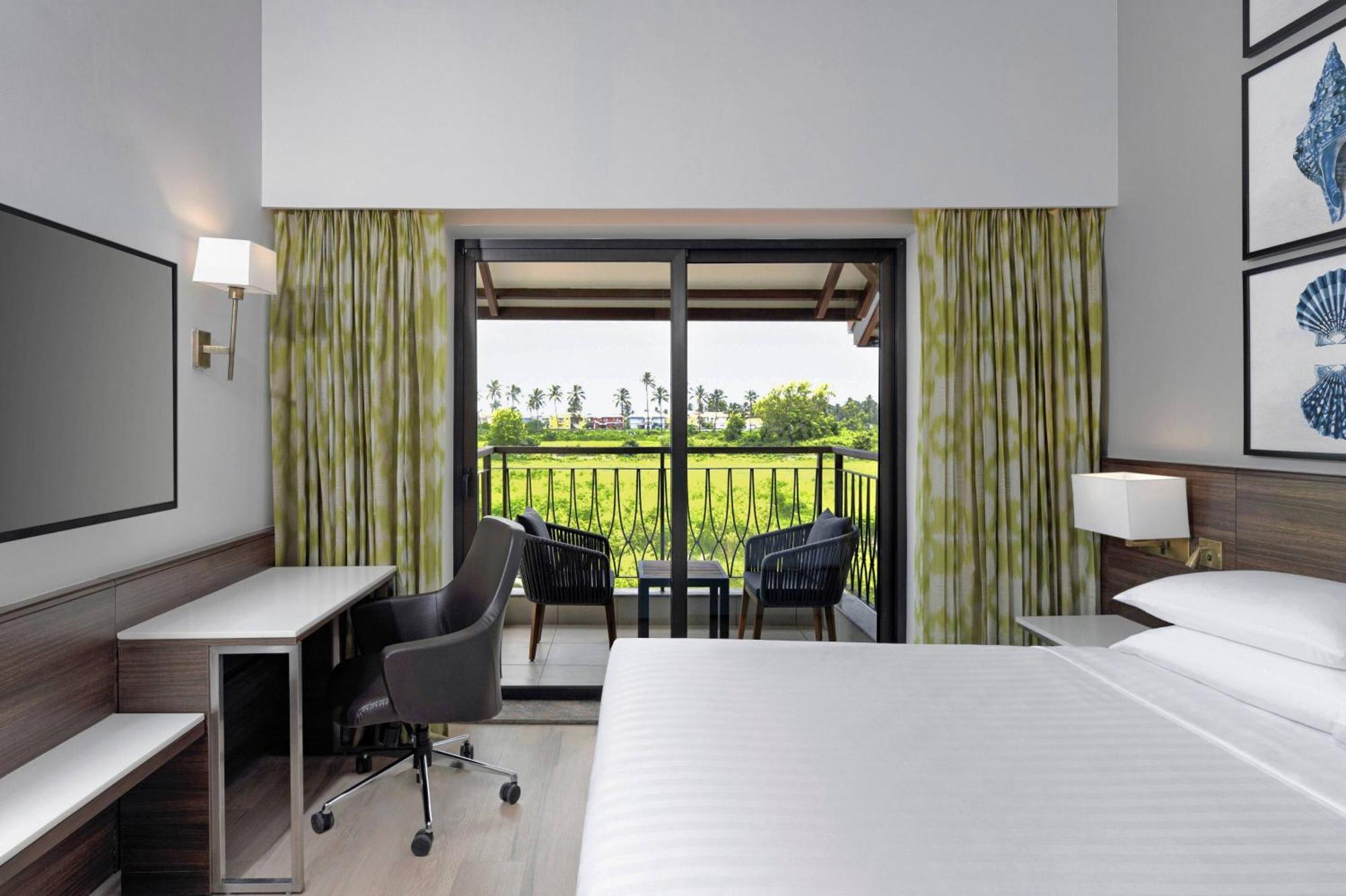 Hotel Fairfield By Marriott Goa Benaulim Esterno foto